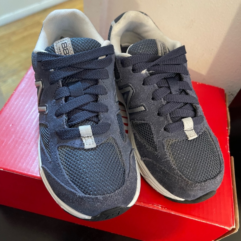New balance kid size 12 used like new